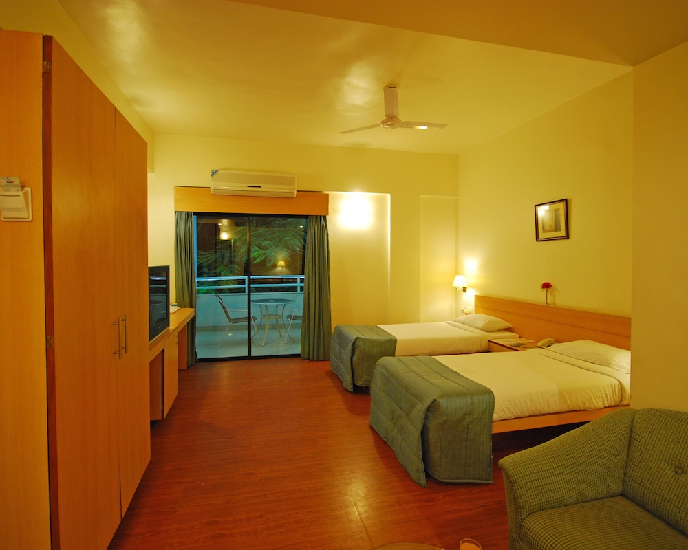 Semi Deluxe Room - Photo 14