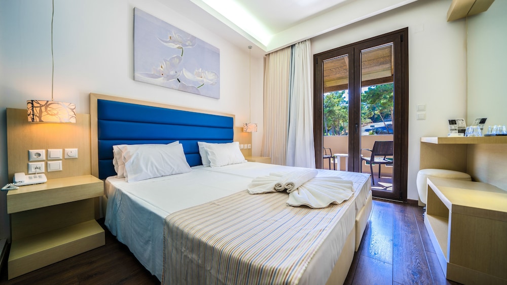 Standard Room with Mountain View
