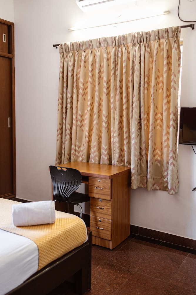 Standard Room - Photo 11