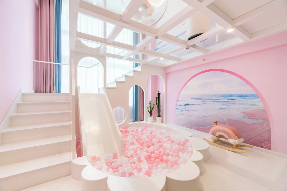 Pink Coast (Kids' Bubble Pool + Mini Slide) photo 1