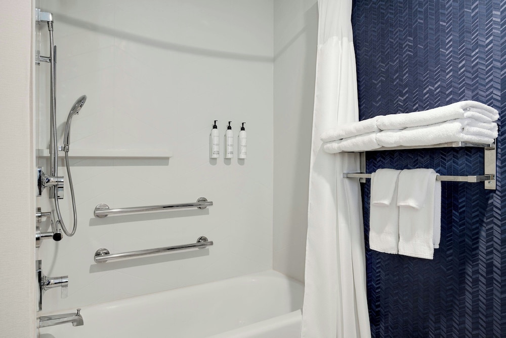 Suite, Multiple Beds photo 3