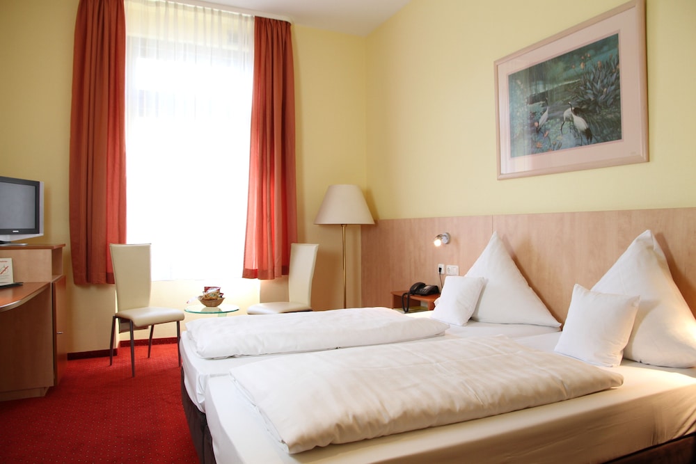 Double Room - Photo 5