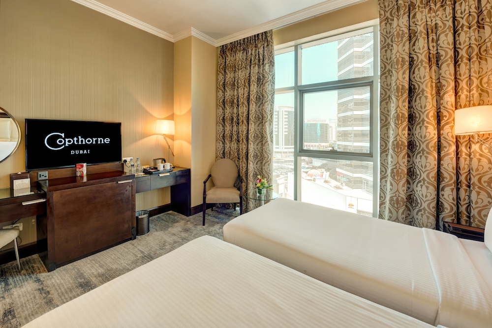 Superior Room, 2 Twin Beds, City View