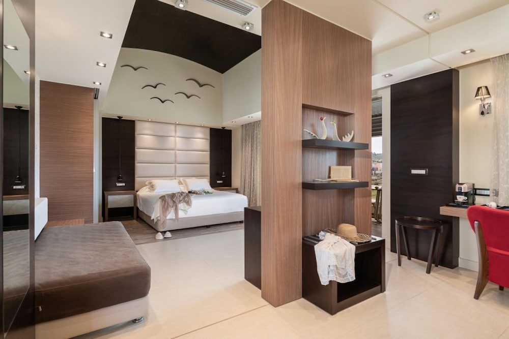 Luxury Dome Suite with Private Pool & Sea View photo 1