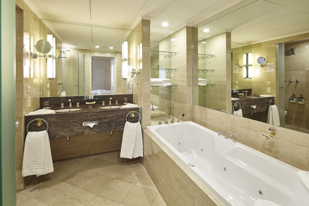 Sky Line Suite - Photo 8