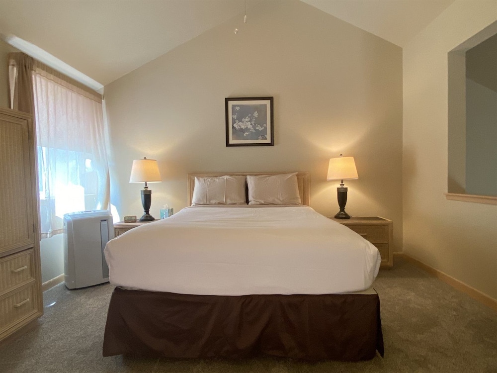 Condo (MH208) photo 3