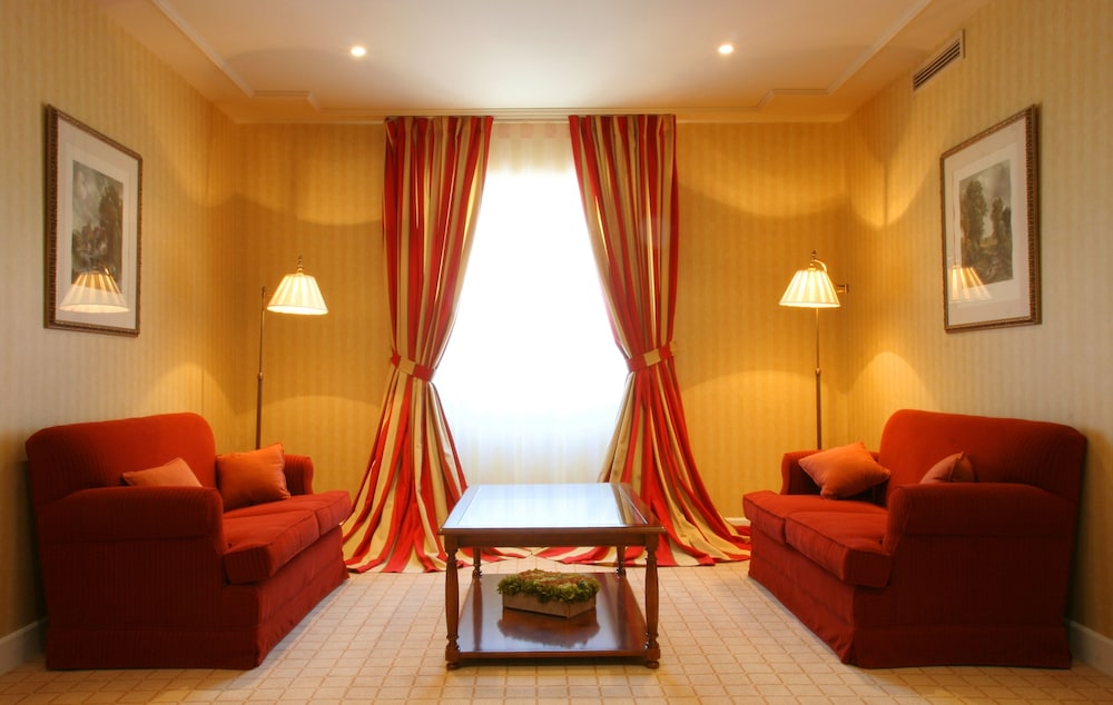 Suite - Photo 4