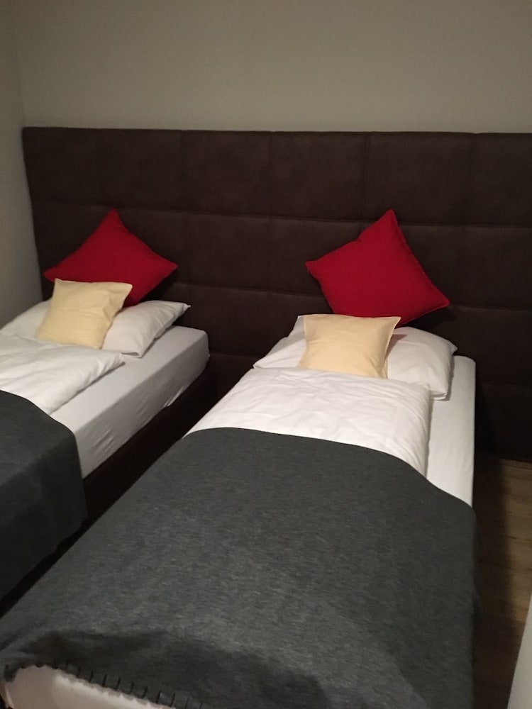 Suite, 2 Bedrooms photo 2