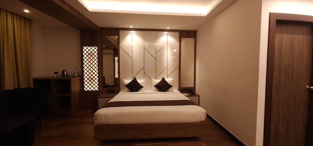 Luxury Room - Photo 6