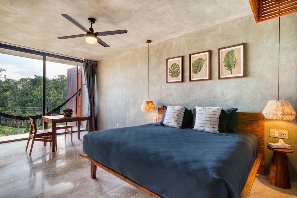 Deluxe Studio, Balcony