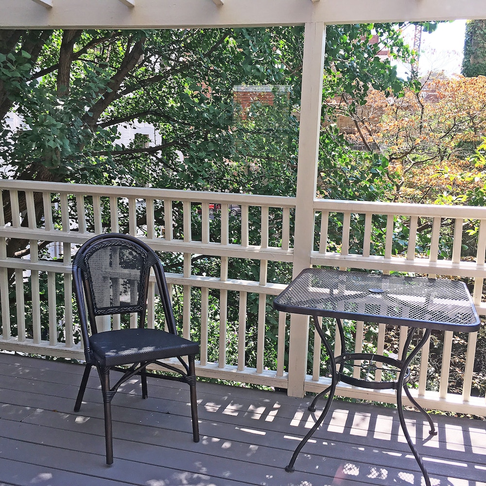 Wedding Suite. 103. King. Balcony - Photo 13