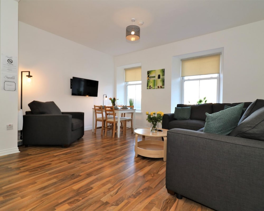 Apartment photo 2