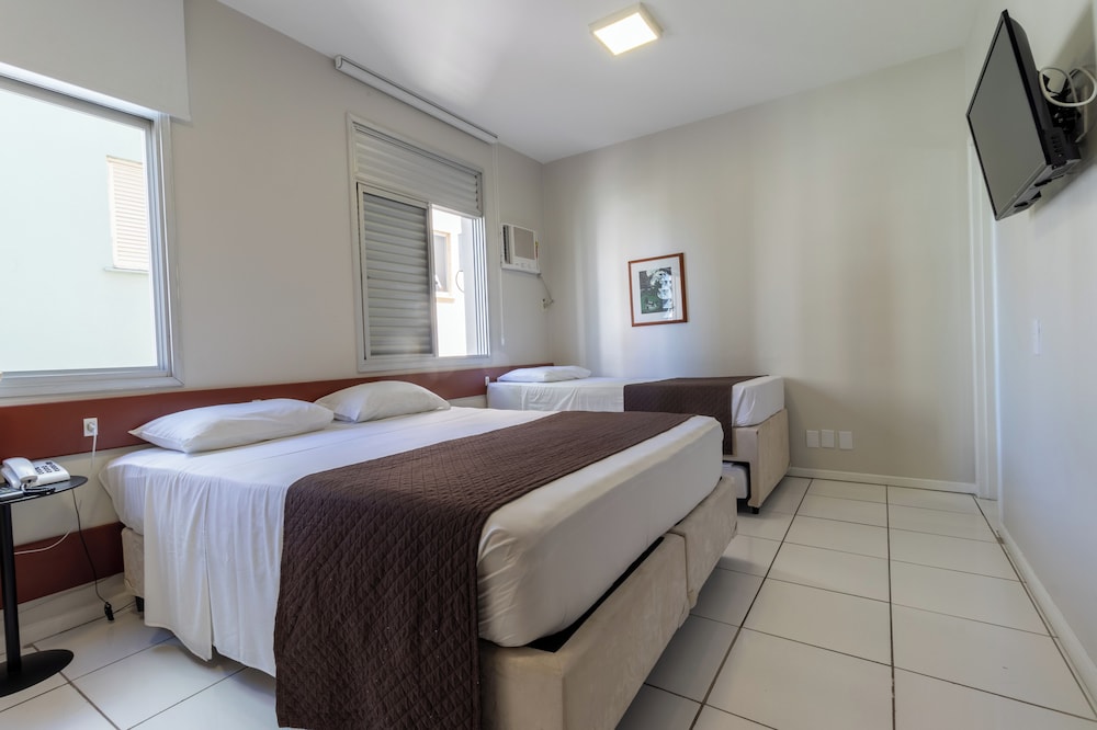 Economy Triple Room (sem sacada)