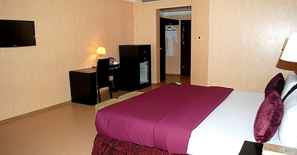 Gold Suite - Photo 1
