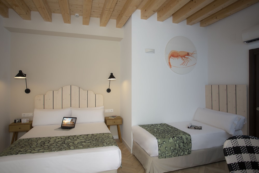 Basic Triple Room - Photo 1