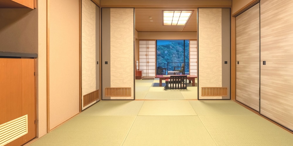 Japanese Western Style Room, Corner, Ocean View photo 3