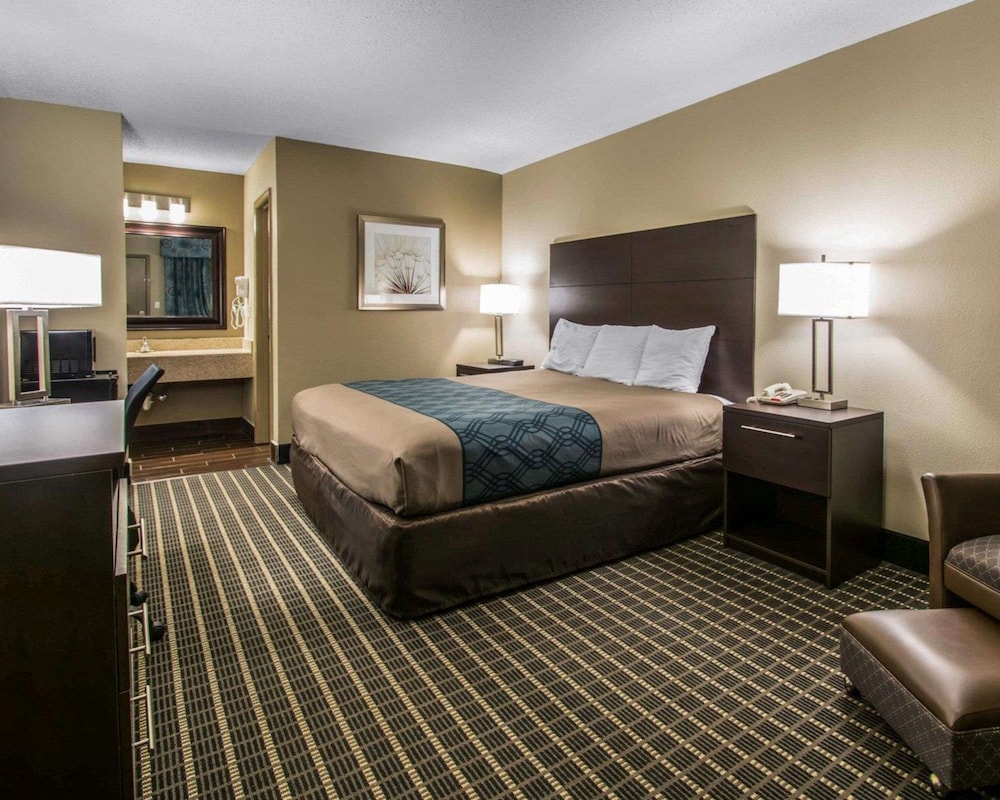 Standard Room, 1 King Bed, Smoking