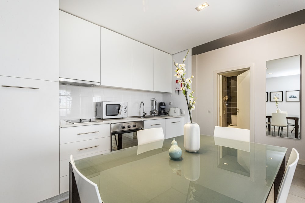 Apartment, 2 Bedrooms, Pool View - Photo 2