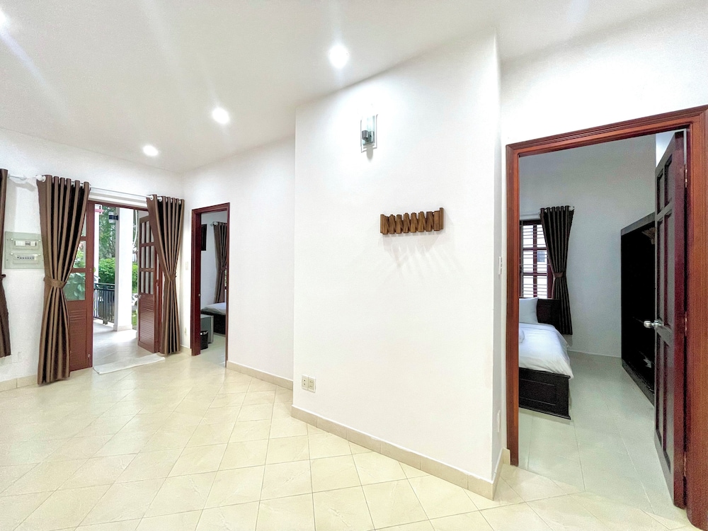 Family Room, Balcony photo 1