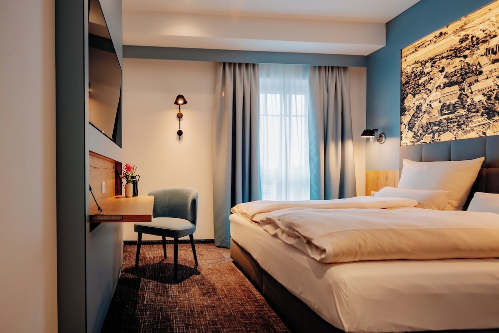 Comfort Double Room, City View