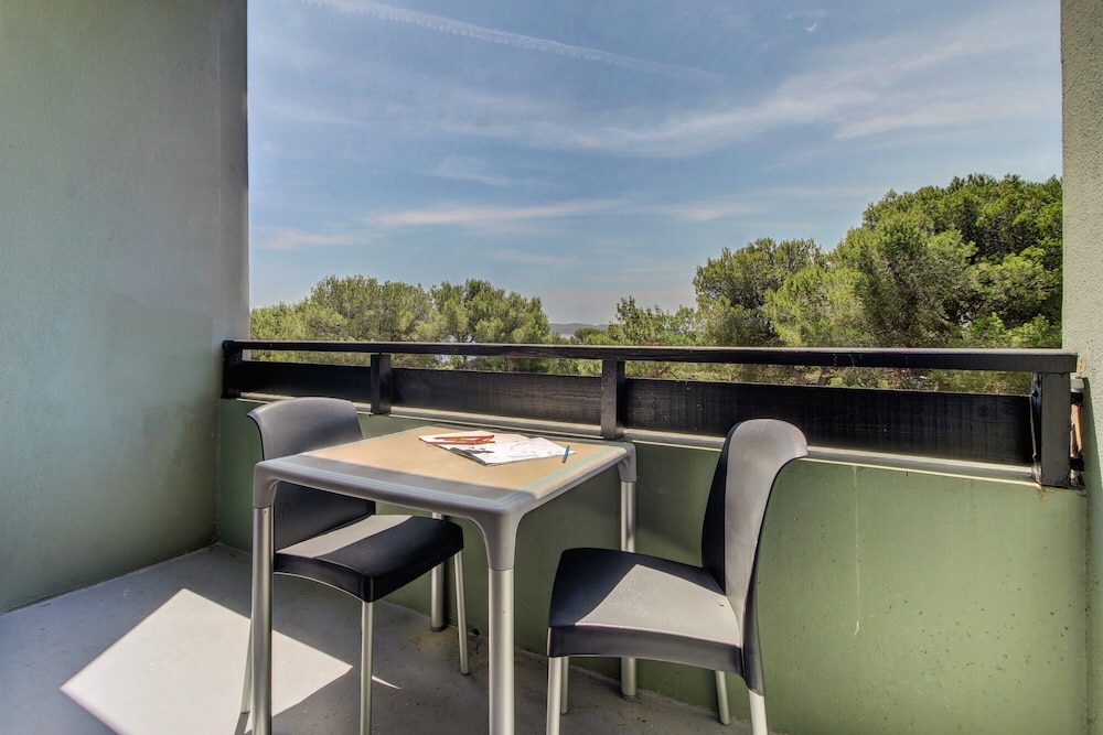 Classic Room, 2 Bedrooms, Balcony photo 3