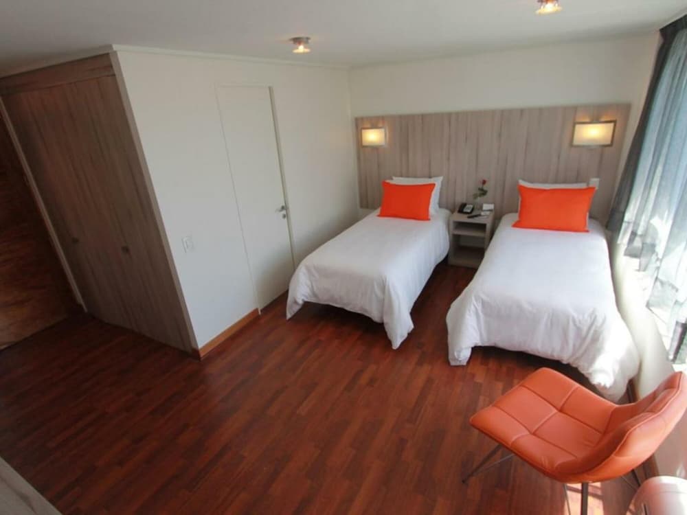 Standard Twin Room photo 2