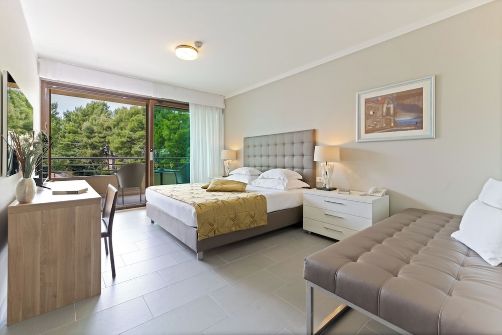Classic Double Room, Balcony photo 1