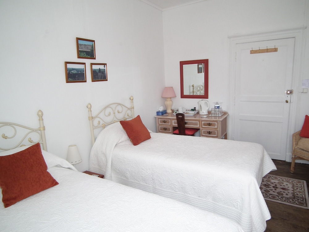 Double or Twin Room, Shared Bathroom (Terracotta) photo 1