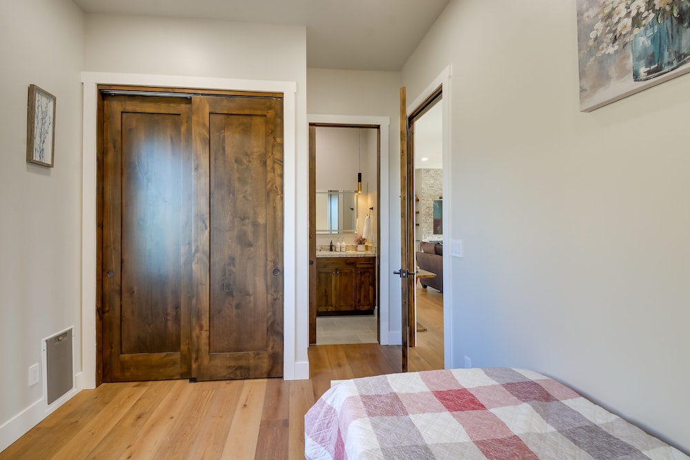 House (4 Bedrooms) photo 2