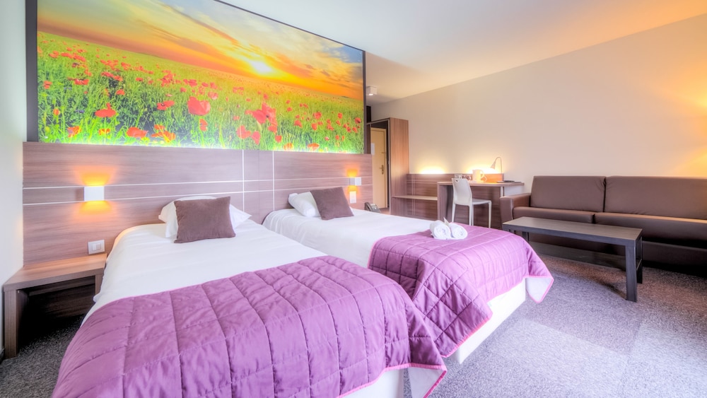 Standard Twin Room - Photo 1