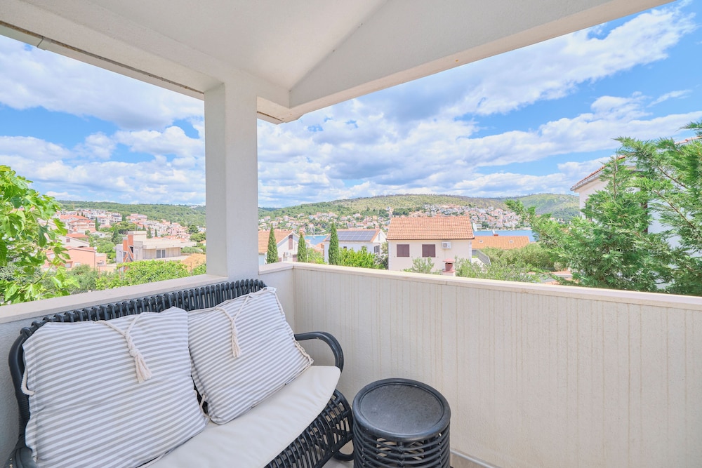 Apartment, Balcony, Bay View