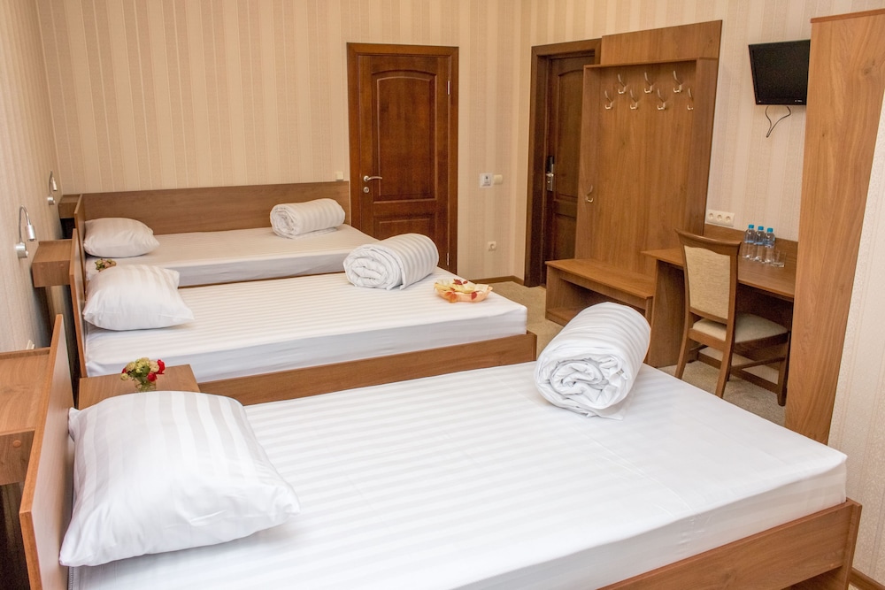 Standard Triple Room, Valley View photo 1