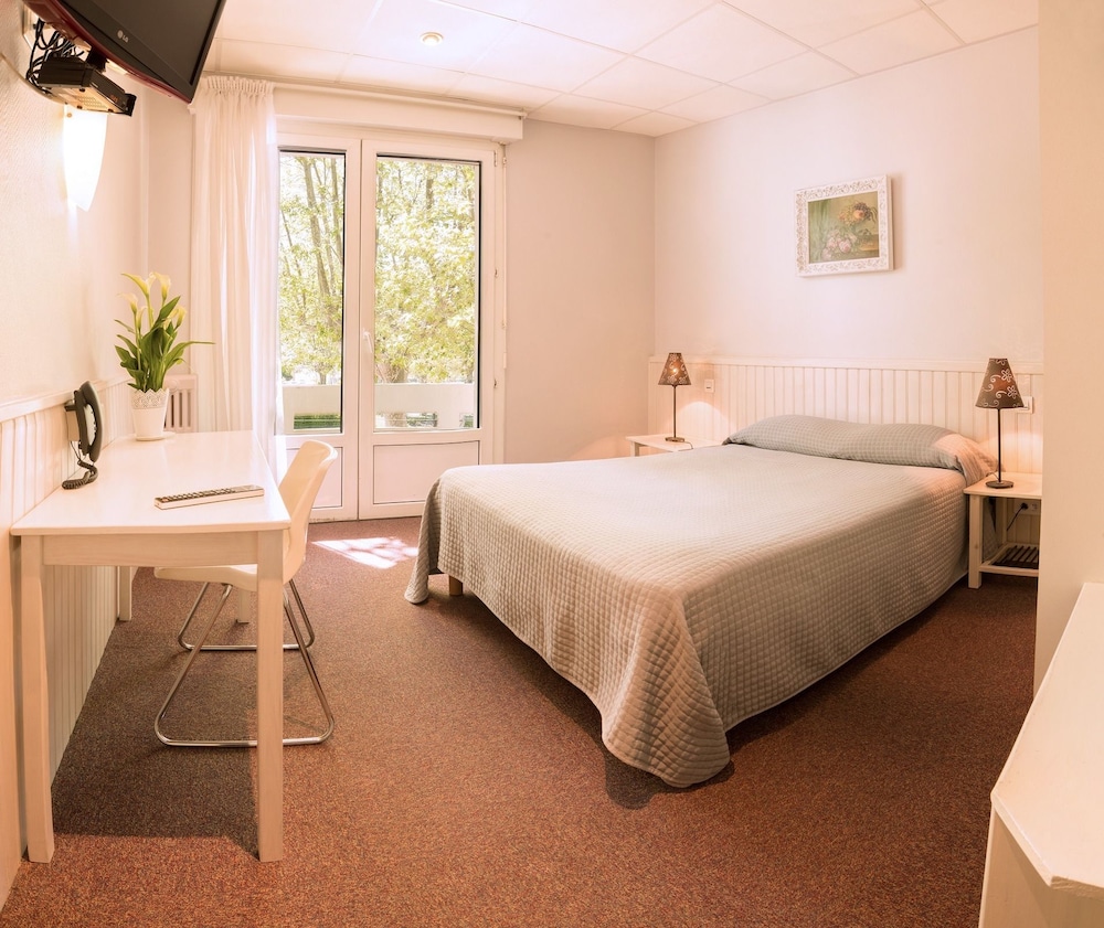 Classic Double or Twin Room - Photo 2