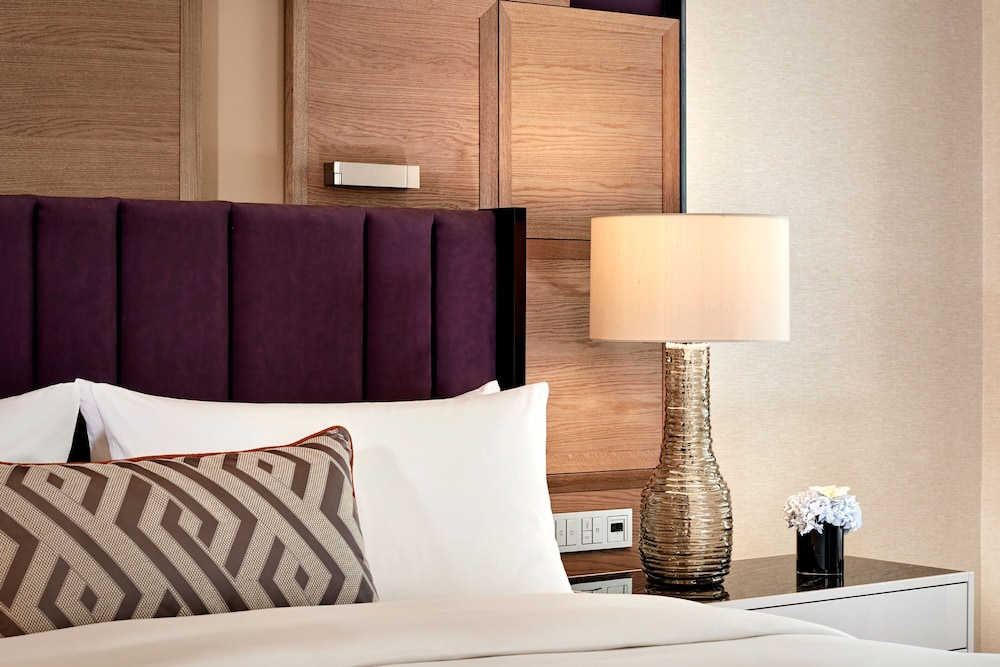 Club Room, 1 King Bed