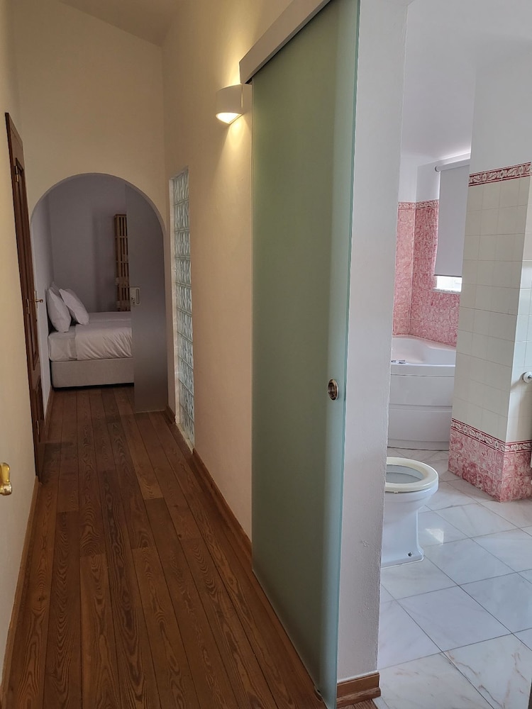 Family Suite - Photo 12