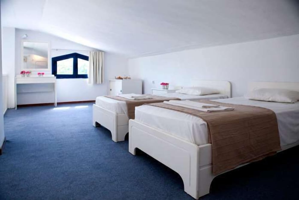 Apartment, 2 Bedrooms - Photo 1