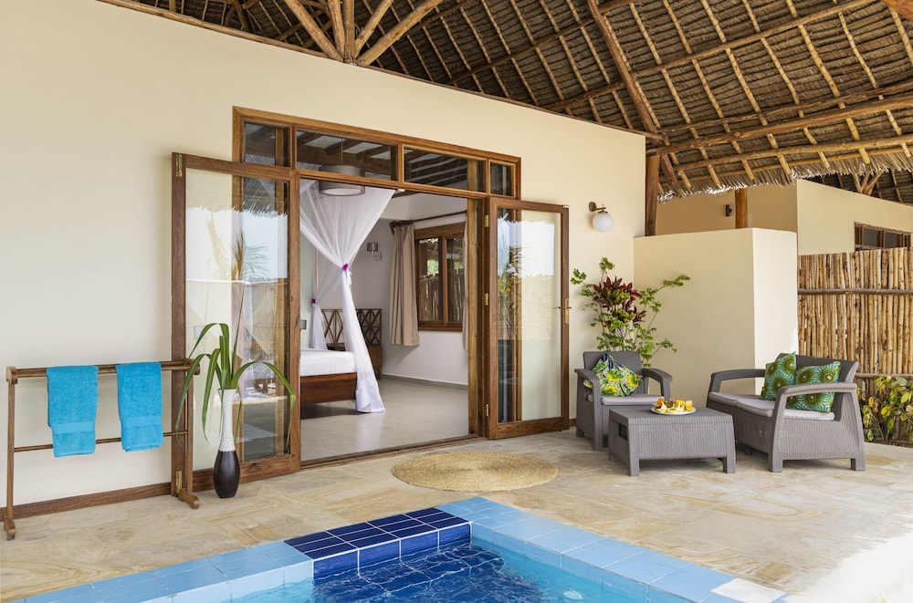 Beachfront Bungalow with Plunge Pool