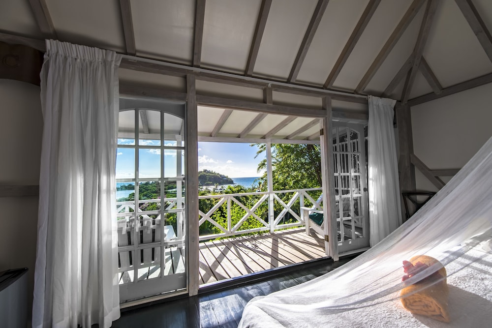 Standard Cottage, Garden View