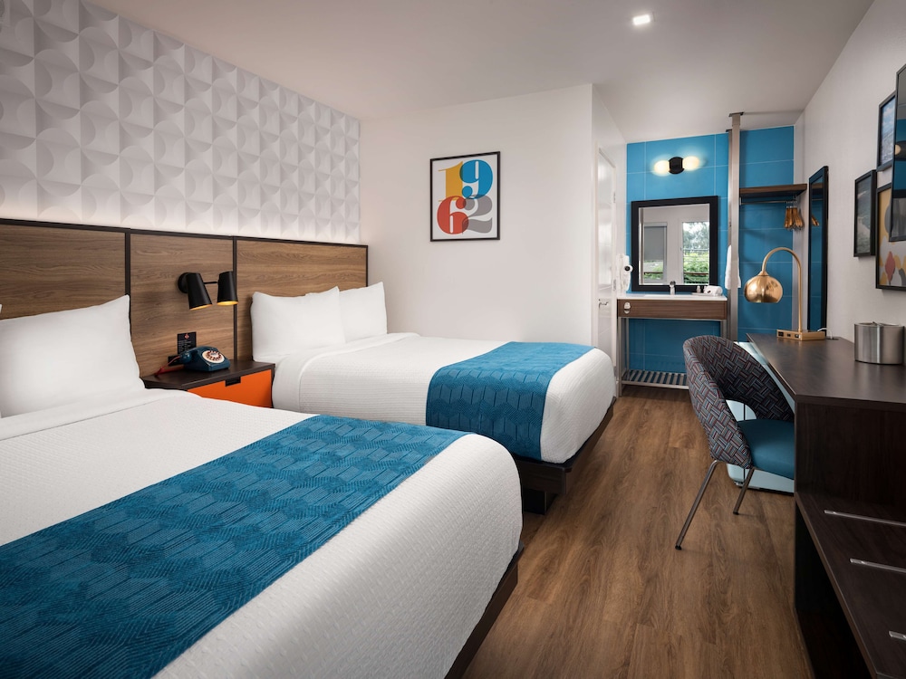 Deluxe Room, 2 Double Beds, Non Smoking, Refrigerator photo 3