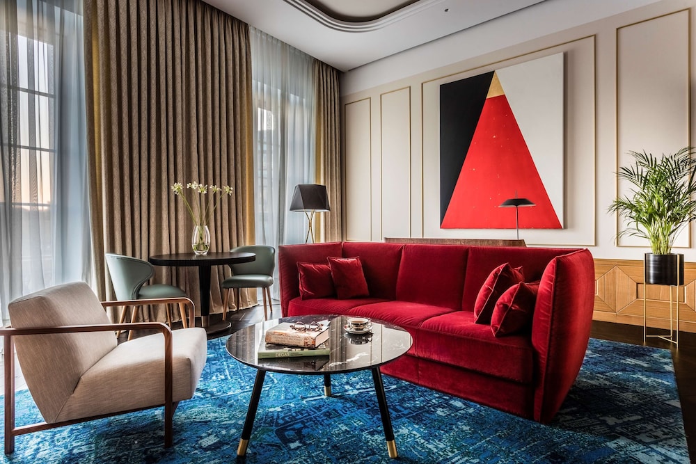 Suite, 1 King Bed (Prestige)