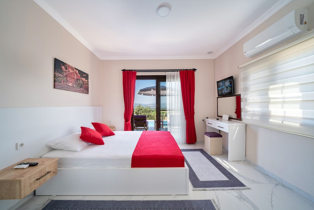 Villa, 1 Bedroom, Private Pool, Garden View photo 2