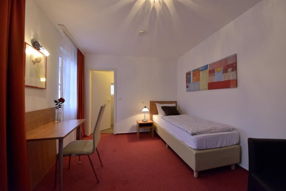 Single Room photo 2