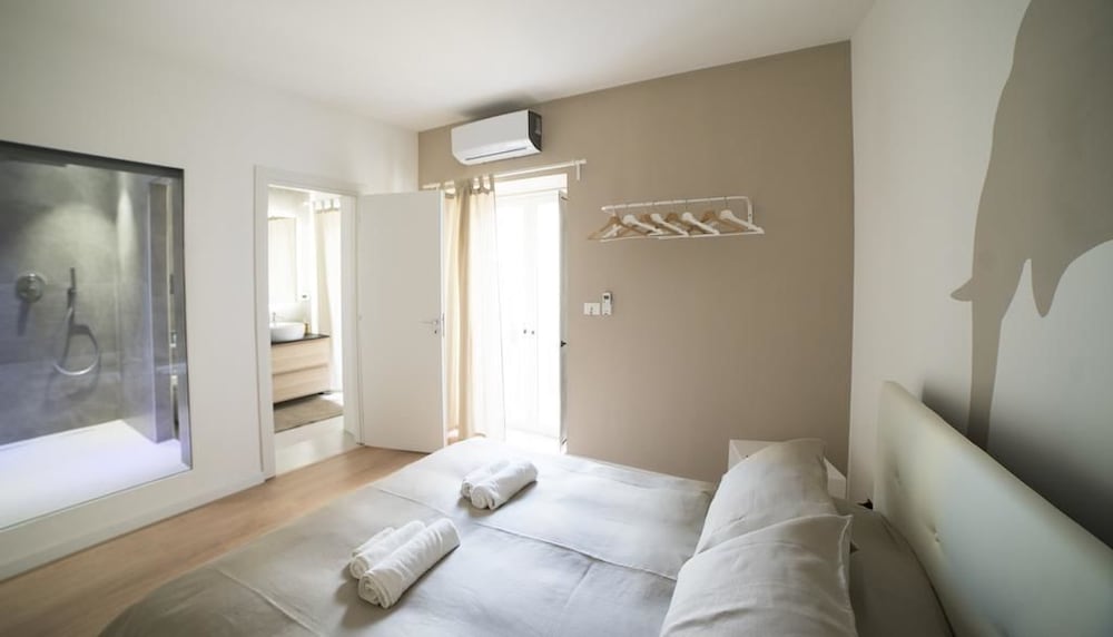Deluxe Double Room (Elephant)
