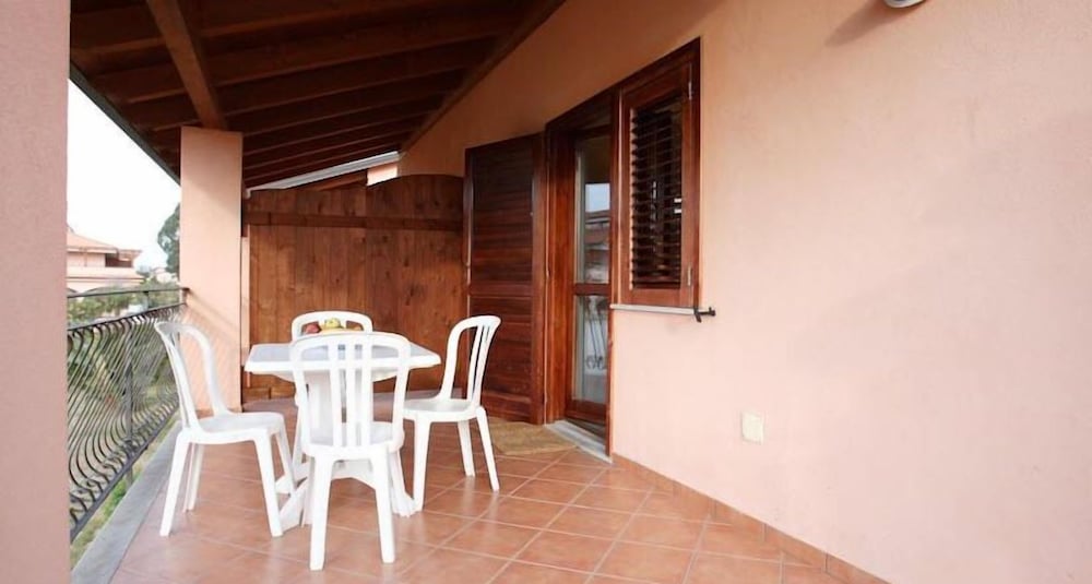 Family Room (2 Adults + 1 Child)