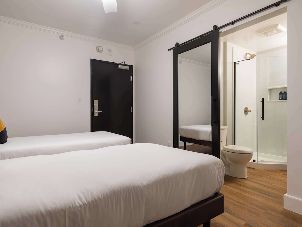 Classic Room, 2 Twin Beds - Photo 2