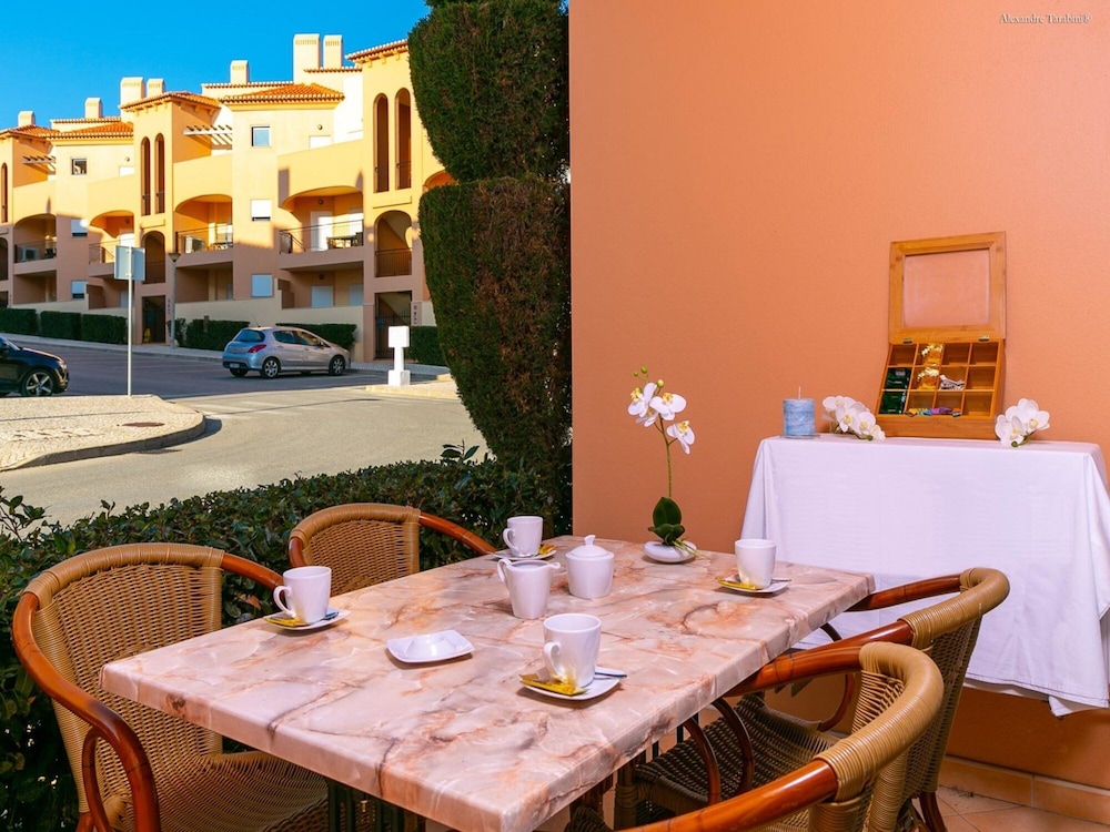 A24 - Luzbay Beach Apartment, Billede 11