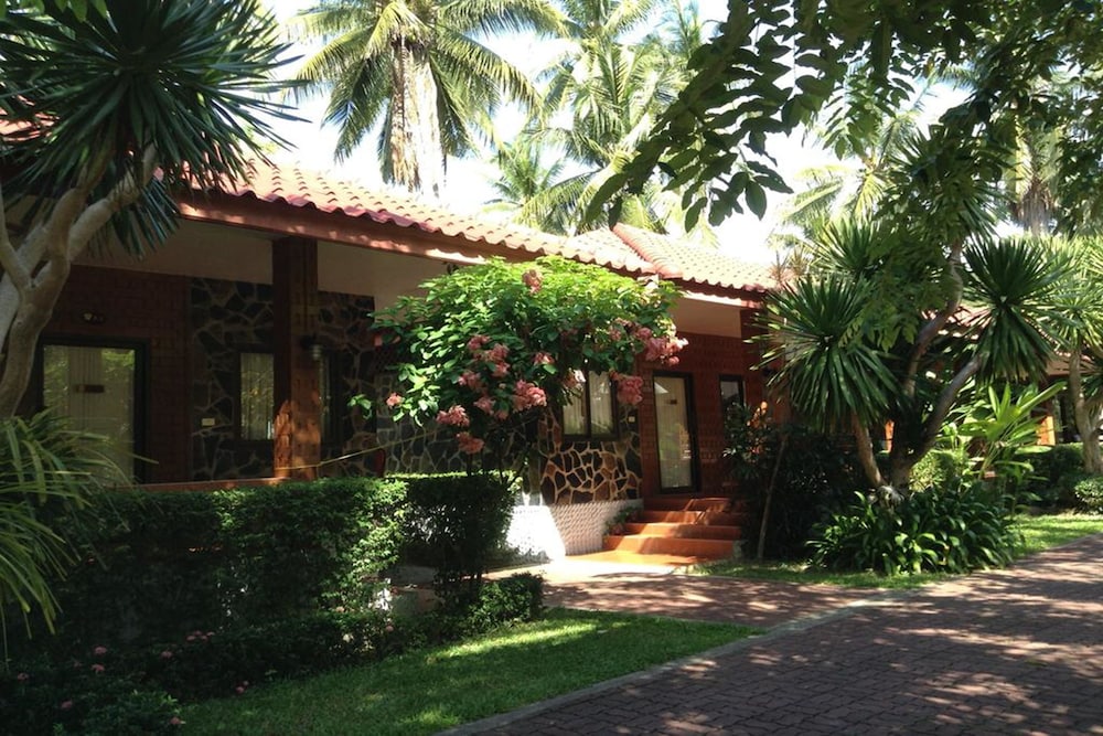 Villa A photo 2