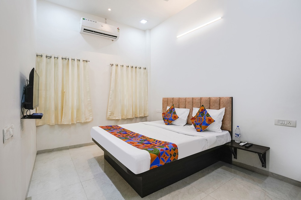 Deluxe Room - Photo 2