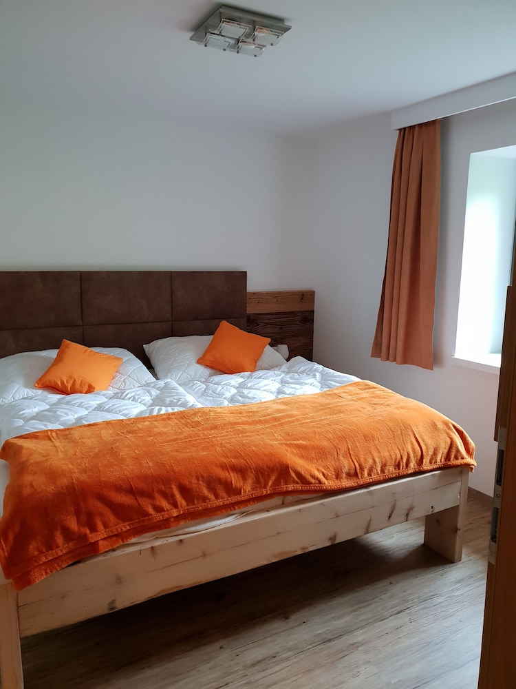 Comfort Apartment, 1 Queen Bed, Non Smoking photo 2
