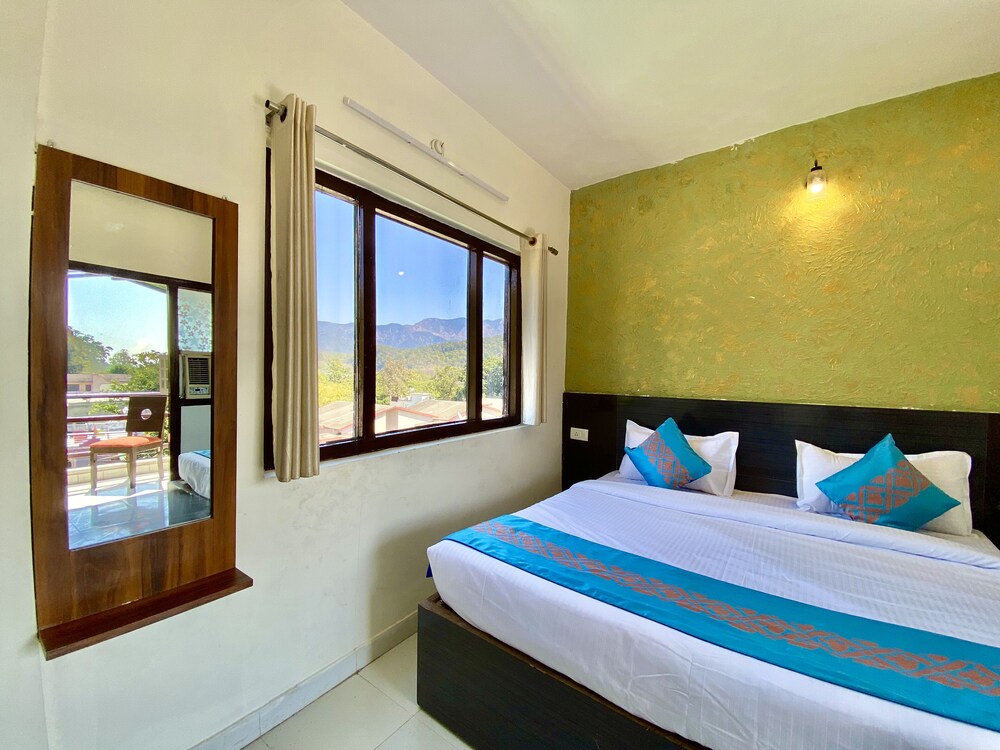 Deluxe Room With Balcony photo 1